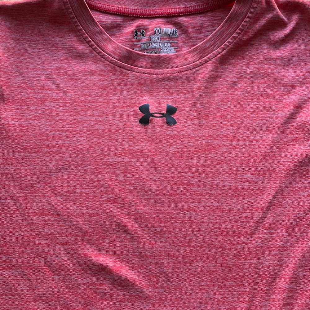 Boys loose fit heat gear youth xl